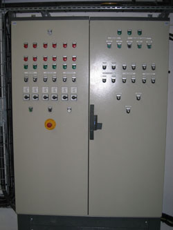 Équipement électricité APH84